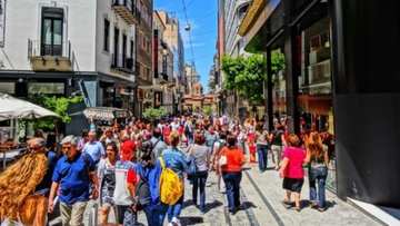 Υστερία, πανικός και στείρος σχολιασμός 