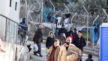 Η κυβέρνηση επιτάσσει κτίρια σε Κω και Λέρο προκειμένου να εγκατασταθούν πρόσφυγες