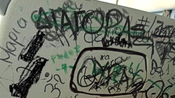 Ρόδος: Μαθητές βανδάλισαν λεωφορείο της «ΡΟΔΑ» - Απόφαση για δια παντός απαγόρευση εισόδου