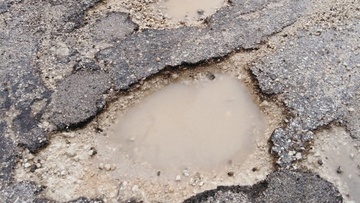 Ειδικό συνεργείο για τις λακκούβες συγκρότησε ο δήμαρχος Ρόδου