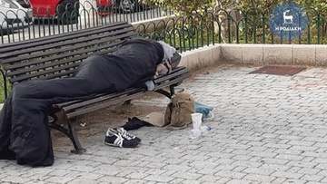 «Γροθιά στο στομάχι» η εικόνα μιας άστεγης  στο κέντρο της Ρόδου