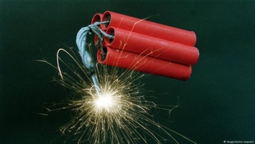 Έριξαν δυναμίτη στην καμπίνα τουριστικού σκάφους