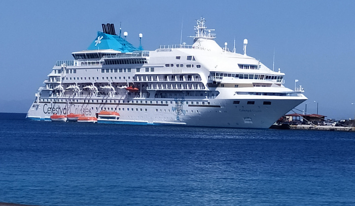 Το κρουαζιερόπλοιο Celestyal Crystal χθες στο λιμάνι της Ρόδου