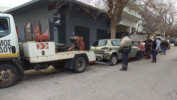 Νέα επιχείρηση απομάκρυνσης εγκαταλελειμμένων αυτοκινήτων στη Ρόδο