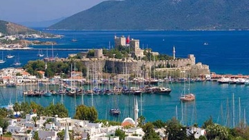 Αναστέλλονται τα δρομολόγια των τουριστικών πλοίων στην Τουρκία