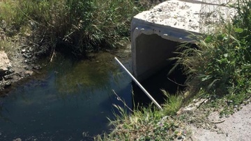 Εστίες μόλυνσης από λιμνάζοντα όμβρια ύδατα σε διάφορες περιοχές της Ρόδου