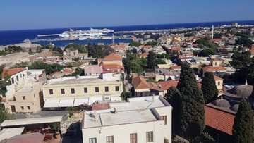 Ηλεκτροκίνητα αυτοκινητάκια εντός της Μεσαιωνικής Πόλης