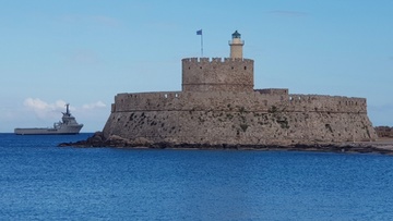 Στο λιμάνι της Ρόδου το πλοίο  του Πολεμικού Ναυτικού «Άτλας»