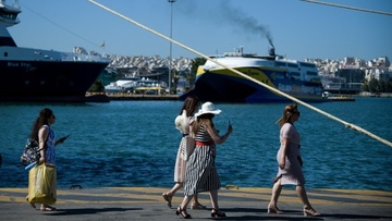 Χαλάρωση των μέτρων: Μετακινήσεις στα νησιά μετά το τριήμερο του Αγίου Πνεύματος