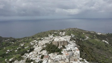 Στη μυστηριακή Πάτμο ταξιδεύει η εκπομπή «Η ζωή αλλιώς»