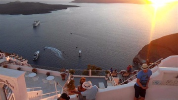 Deloitte: Τρία σενάρια για τον ελληνικό τουρισμό