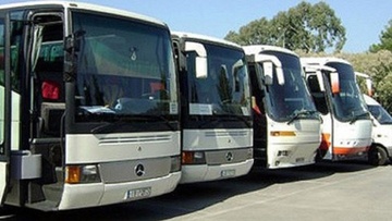 Συμμετέχουν στην απεργία οι οδηγοί των τουριστικών λεωφορείων