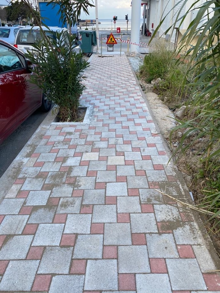 Πεζοδρόμιο επί της οδού Καναδά