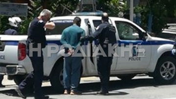 Συμβαίνει τώρα: Συνελήφθη αλλοδαπός επιδειξίας στο πάρκο του Αγίου Φραγκίσκου στη Ρόδο