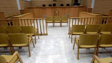 Ιδρύονται ειδικά τμήματα στα Ειρηνοδικεία για τις δίκες υπερχρεωμένων νοικοκυριών