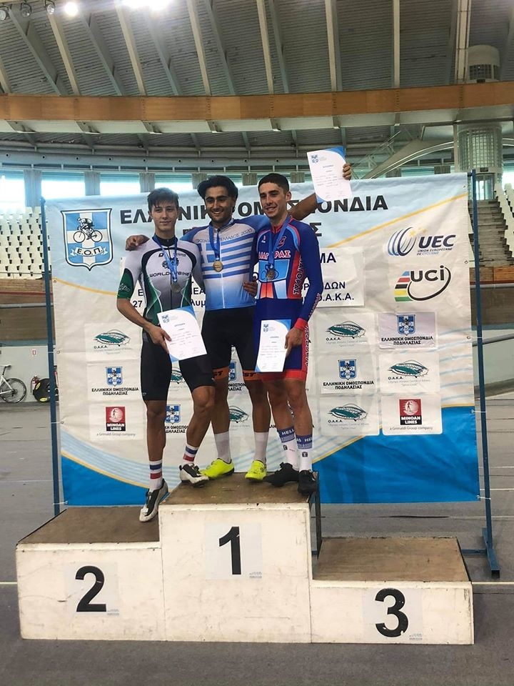 Ο Νίκος Δράκος του Διαγόρα κατά την απονομή στους Εφήβους