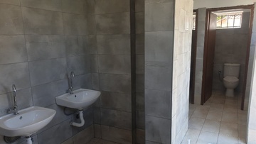 Ανακαινίστηκαν οι ερειπωμένες δημοτικές τουαλέτες στην Κρεμαστή