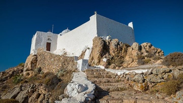 Το εκκλησάκι της Πάτμου στην ψηλότερη κορυφή του νησιού