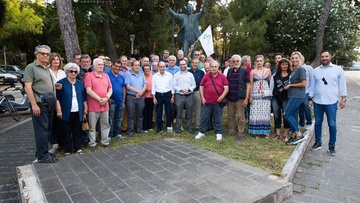 Από το υπόγειο του «Ζορμπά» στη Ρόδο στις υπουργικές καρέκλες