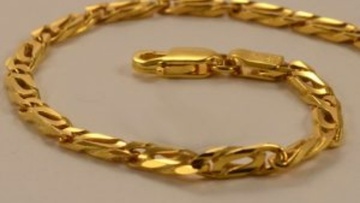 Ζευγάρι τσιγγάνων λήστεψε ηλικιωμένη