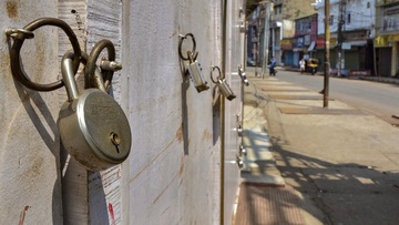 Στ. Πέτσας για ενδεχόμενο lockdown: Δεν αποκλείουμε τίποτα