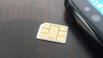 Έμπλεξε για μια κάρτα sim που αγόρασε πριν 9 χρόνια
