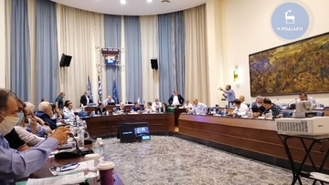 «Μπουρλότο» στη συνεδρίαση του δημοτικού συμβουλίου έβαλε ο τέως δήμαρχος Φώτης Χατζηδιάκος!
