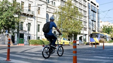 Νέοι κανόνες κυκλοφορίας:  Κράνος μέχρι και στα ποδήλατα