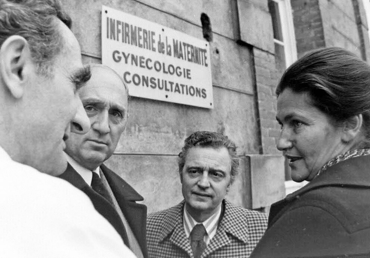 Ο συγγραφέας Μισέλ Ντυραφούρ με τη φίλη του γαλλίδα πολιτικό Σιμόν Βέιλ