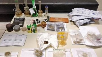 Αθωώθηκε ζευγάρι που πήγε  να παραλάβει 3 δέματα με χασίς