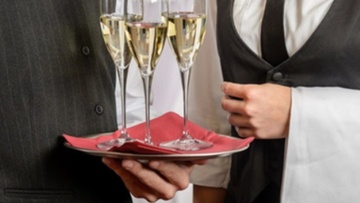 ΠΟΕΕΤ: Τι γίνεται με τις μονομερείς αιτήσεις από εποχικά εργαζόμενους στον τουρισμό-επισιτιμό τον Οκτώβριο