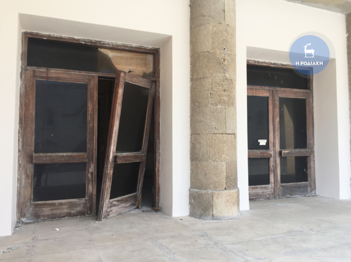 Η πρόχειρη είσοδος έτοιμη να καταρρεύσει