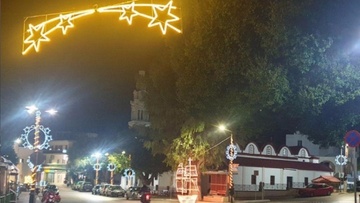 Ξεκίνησε ο Χριστουγεννιάτικος διάκοσμος στο νησί της Ρόδου