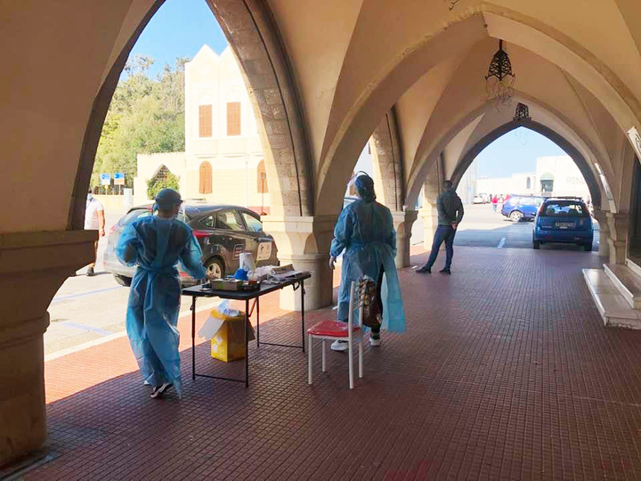 Aπό τα rapid test που έγιναν την Κυριακή έξω από την περιφέρεια με τη  μέθοδο drive through