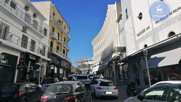 Μέχρι και «μποτιλιαρίσματα» χθες  στους κεντρικούς δρόμους της πόλης της Ρόδου
