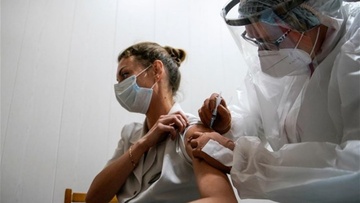 Eμβολιασμός: η διαδικασία και  οι δόσεις των εμβολίων στην Ελλάδα