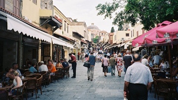 Τι προβλέπουν τα σενάρια  για τον Ελληνικό τουρισμό