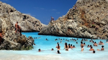 Οι μισοί Βρετανοί θεωρούν τις διακοπές του 2021 τις σημαντικότερες στη ζωή τους – Κορυφαίος προορισμός η Ελλάδα