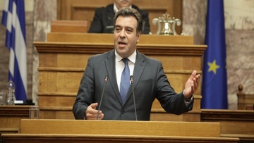 ΕΠΕΤΑΔ: Ερωτηματικά για την απομάκρυνση του Μάνου Κόνσολα από το κυβερνητικό σχήμα