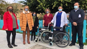 Δωρεά δύο αμαξιδίων από τον σύλλογο Γυναικών Σορωνής