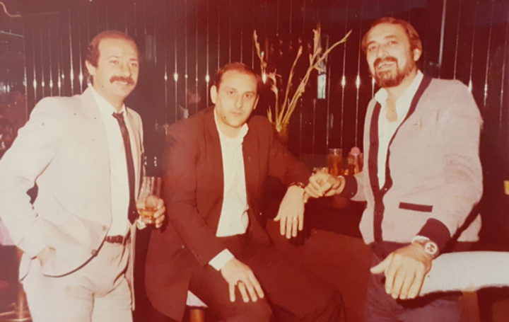 1979: Ο Γιάννης Κλούβας (αριστερά) “Hi Way” και άλλα, ο Γιάννης Γκανάσος “Playboy” και ο Γιώργος Σταμούλης την εποχή που είχε το “Posidonia “