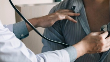 Πώς η υψηλή χοληστερόλη συμβάλλει  στις καρδιακές παθήσεις στις γυναίκες;