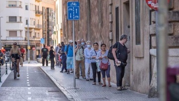 Φτώχεια και επιτηδευμένη ευημερία