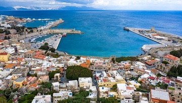 Telegraph: Τρία νησιά της Δωδεκανήσου στα 15 καλύτερα για διακοπές των Βρετανών το 2021