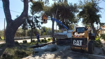 Συνεχίζονται οι παρεμβάσεις  στην οδό Ιερού Λόχου στην Ιαλυσό