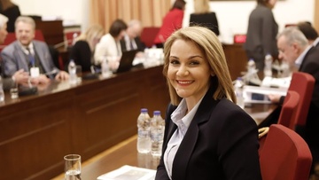 Μ. Ιατρίδη: "Να στηριχθούν τα τουριστικά λεωφορεία χωρίς ηλεκτρονικά αναγνώσιμο σήμα"