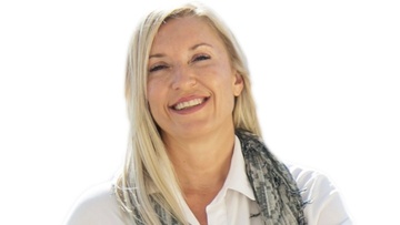 Λίτσα Φτακλάκη: «Το μέλλον της Ελλάδας  δικαιωματικά ανήκει στη νέα γενιά»