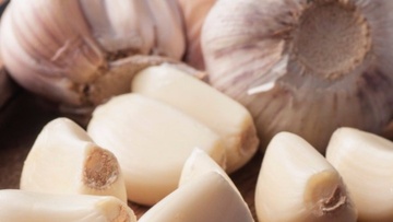 Τα (πολλά) οφέλη του σκόρδου  για το ανοσοποιητικό μας