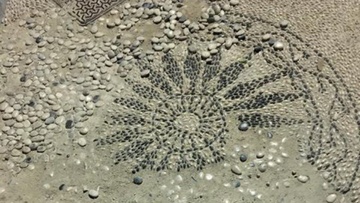 Διαλύουν στις γειτονιές της Ρόδου  τα υπέροχα ψηφιδωτά