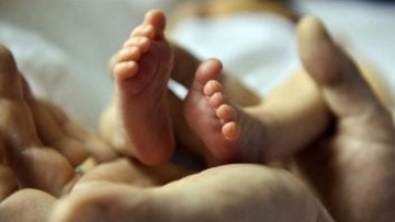 Είναι φυσιολογικό να μεγαλώνει  ένα παιδί με γονείς του ίδιου φύλου;